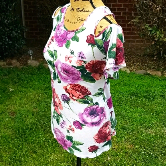 Floral Cold Shoulder Swing Top - Picture 5 of 16